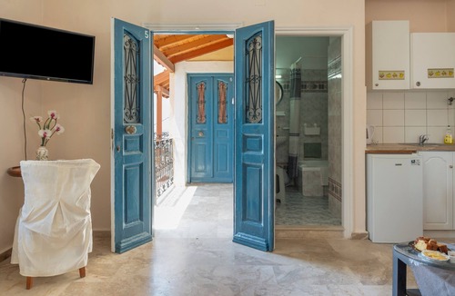 Mirties Apartment | Melina's Sunset – Romantic Studio with Stunning Sea View and Sunset