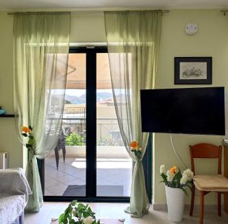 Anavyssos House | Melrose maisonette by the sea in Anavissos