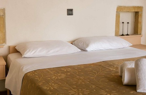 Monemvasia House | Menexes Suites Fiorelli Suite with Garden View