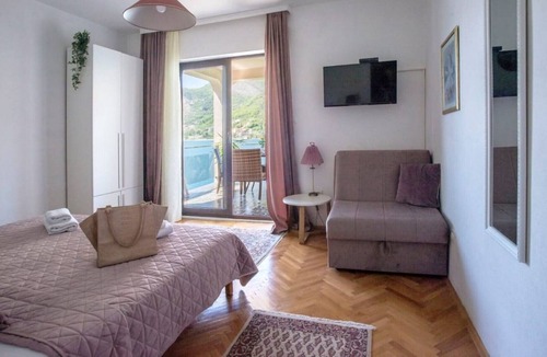 Lepetane Apartment | Mesmerizing Studio Flat near Kotor Bay in Tivat