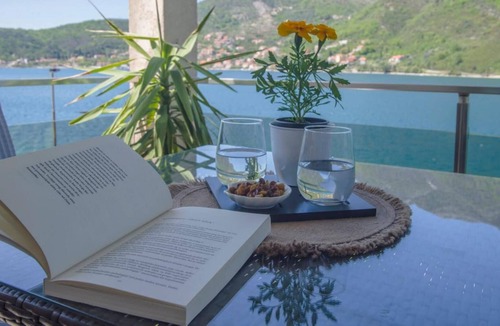 Lepetane Apartment | Mesmerizing Studio Flat near Kotor Bay in Tivat