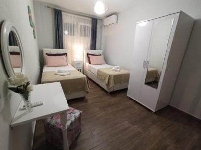 Nea Iraklitsa Apartment | MGE Luxury house with pool