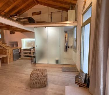 Plomari Apartment | Michalelis Loft & Cave