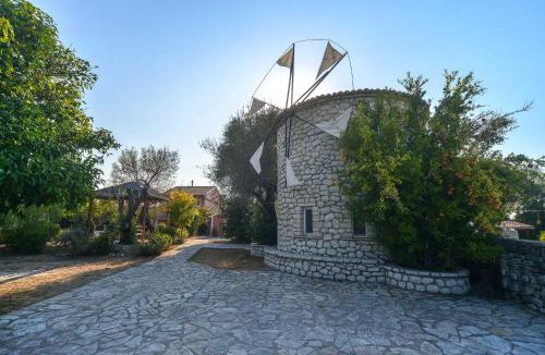 Lakka House | Milos Traditional Windmill
