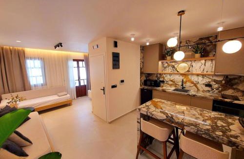Old Town Rethymnon Apartment | Minares Luxury Suite