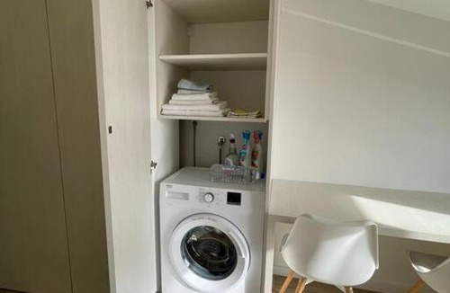 Tomicici Apartment | Mini Condos® 30DL - Studio 2 minutes to waterfront