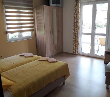 Velji Vinogradi Apartment | Mirko Apartments Budva