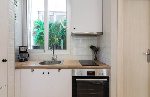 Piraeus Apartment | Modern 1 Bd Stay Near Piraeus Tower