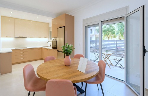 Palaio Faliro Apartment | Modern 2BR Apartment in Palaio Faliro - 15 Min to Beach & Marina - 15' Acropolis