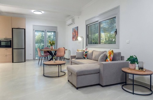 Palaio Faliro Apartment | Modern 2BR Apartment in Palaio Faliro - 15 Min to Beach & Marina - 15' Acropolis