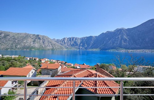 Prcanj Apartment | Modern 2BR Flat - 5 Minutes from the Beach