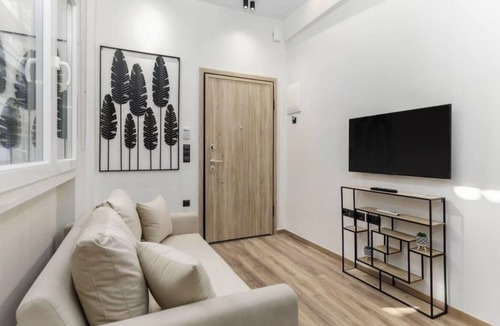 Thessaloniki Apartment | Modern Apartment Near Downtown Cozy, Bright & Well Connected