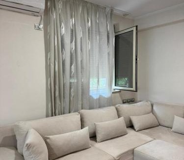 Blloku Apartment | Modern Apartment in City Center- Bllok