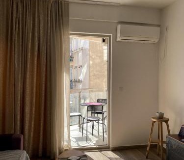 Maini Apartment | Modern Apartment Steps from the Adriatic