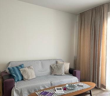 Maini Apartment | Modern Apartment Steps from the Adriatic