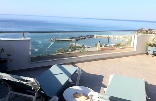 Keratokambos Apartment | Modern Apartment, sunny, with a unique view of the Cretan sea!