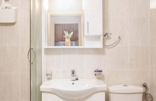 Maini Apartment | Modern Apartment w/Balcony 7 min Beach Near Center of Budva Flat surface