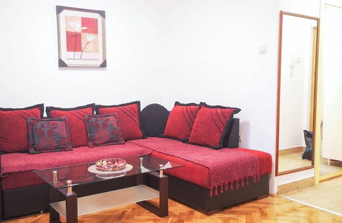 Maini Apartment | Modern Apartment w/Balcony 7 min Beach Near Center of Budva Flat surface