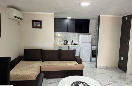 Dobrota Apartment | Modern Apartment with Sea View — 1 Minute to the Sea