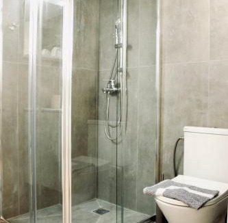 Agios Panteleimonas Apartment | Modern Athens Flat for Work & Leisure