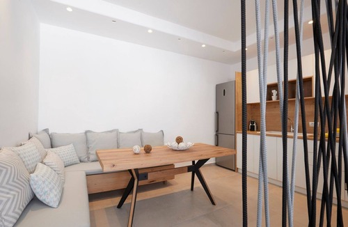 Exo Gialos Villa | Modern & Comfortable Santorini Villa | 3 Bedrooms | Villa Aqua | Private Pool