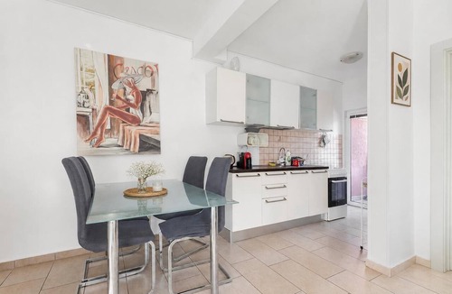 Tomicici Apartment | Modern Seaside Apartment with Balcony - Erika,Donja Lastva