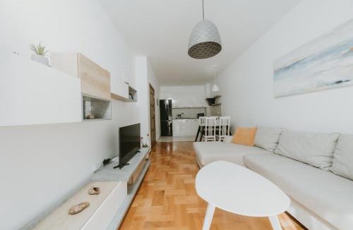 Rozino Apartment | Modern Spacious Mediterranean Fully Equipped 1BR Apartment in Budva, Free Parking