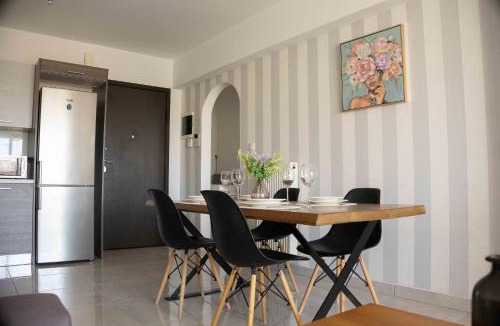Keratsini-Drapetsona Apartment | Modern Stay near Piraeus Port E3