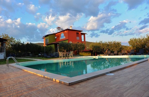Gerakini Apartment | Modern Studio for 3 people, pool and garden view