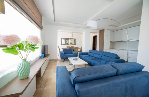 Boreti Villa | Modern three bedroom villa with a pool and spectacular view