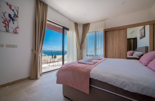 Boreti Villa | Modern three bedroom villa with a pool and spectacular view