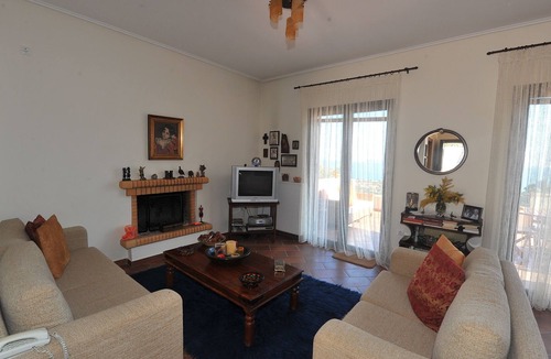 Melissopetra Villa | Modern Villa in ancient Epidaurus