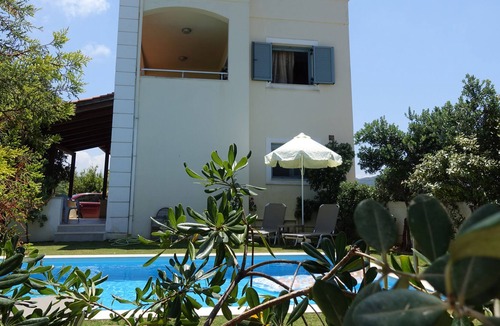 Kolymvari House | Modern Villa Maria , 3 bedrooms , private pool & near the sea