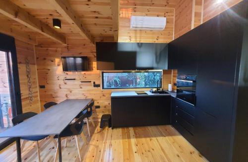 Ulcinj House | modernes Holzhaus, Cabin, auf dem Fluss, wenige Meter zum Meer