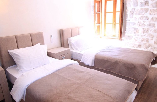 Donje Polje Hotel | Moderni Luxury apartment Center