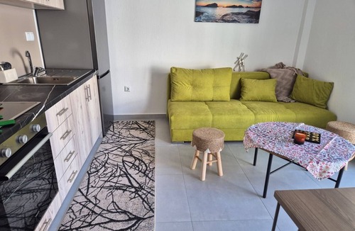 Kavala Apartment | Mokshouse – Bright, Comfortable Apartment near City Center and Beach