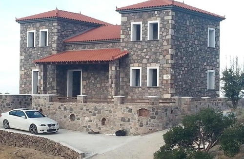 Mithimna Villa | Molivos Castleview Luxury Villa with private parking