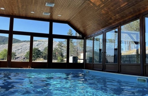 Cetinje Hotel | Monte Rosa