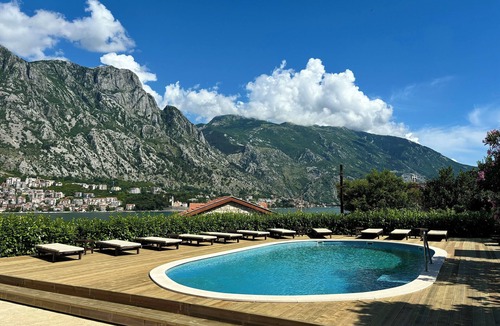 Kotor Hotel | MonteBay Perla