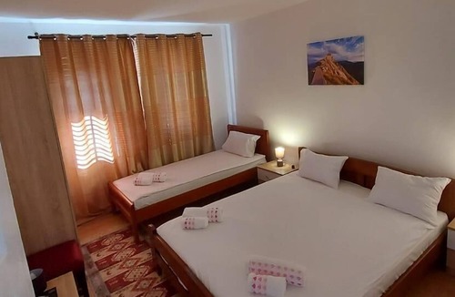 Igalo House | Montenegro Johnny`s Guesthouse - Rooms *** in Igalo