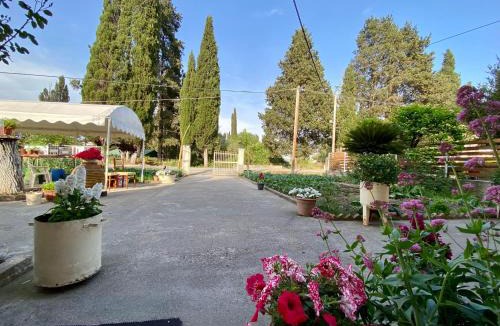 Gouvia Apartment | Montsenigos Garden Apartment