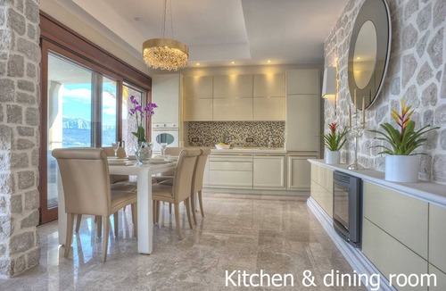 Krasici Villa | Moonlight Beach Villa