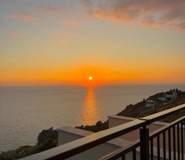Krstac Apartment | Moréa- Modern, Sea View & Balcony