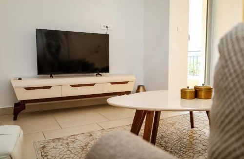 Donji Morinj Apartment | Morinj Lavender Bay Apartment E3