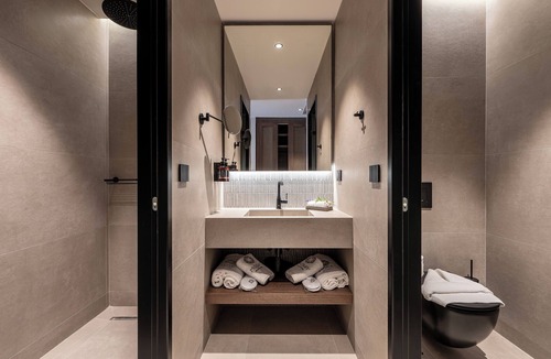 Lambi Hotel | Mosay All Suite Hotel - Adults friendly