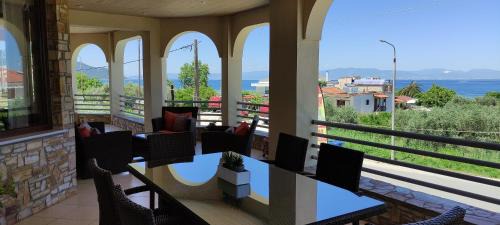 Thasos Town Villa | Moschoula Villa - Sea View Grand Apartment