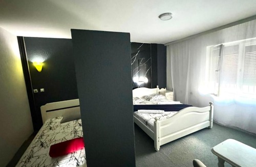 Çagllavicë Hotel | Motel Albatros