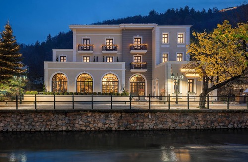 Florina Apartment | Mountain Pine Luxury Suites