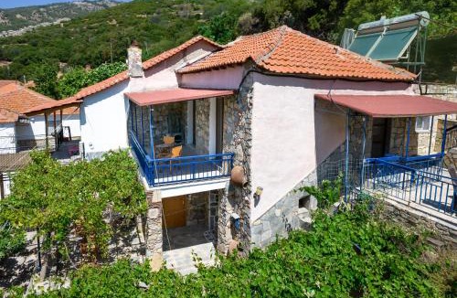 Kinyra House | Mountain Stone Rooms