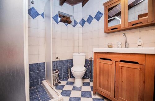 Elatochori Apartment | Mountain Stonehouse - By Alseides